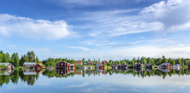 Swedish cottages by the lake